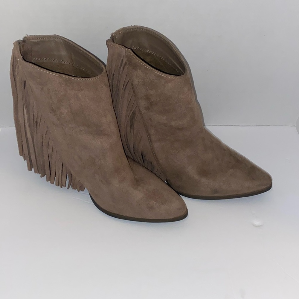 Candie’s Tan Suede Fringe Zipper Back Ankle Boot with 3” Heel Size 9 M